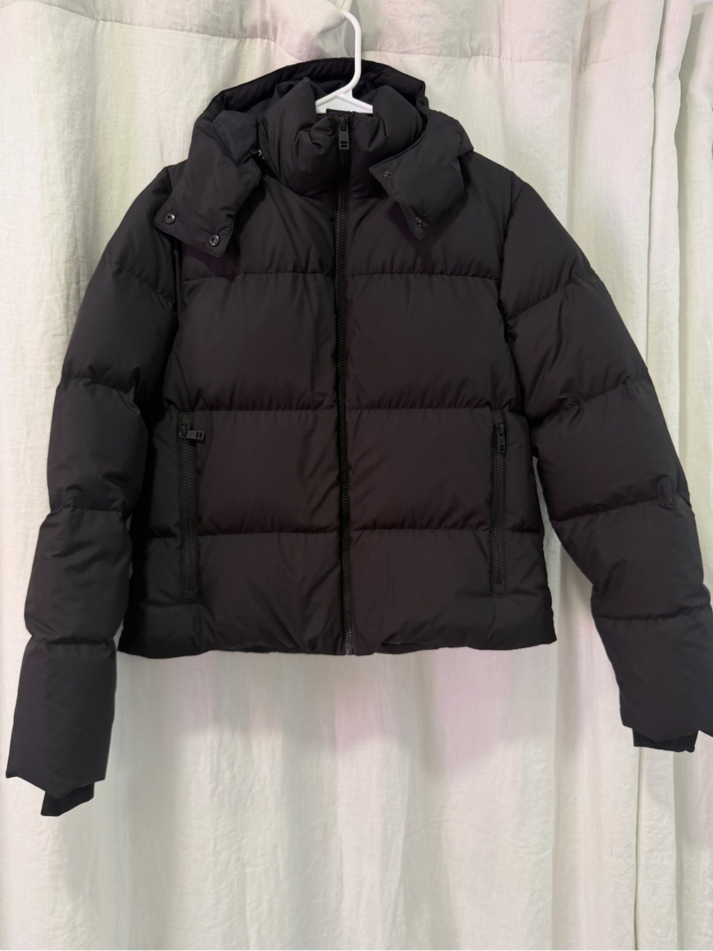 NEW Vuori Alta down jacket small